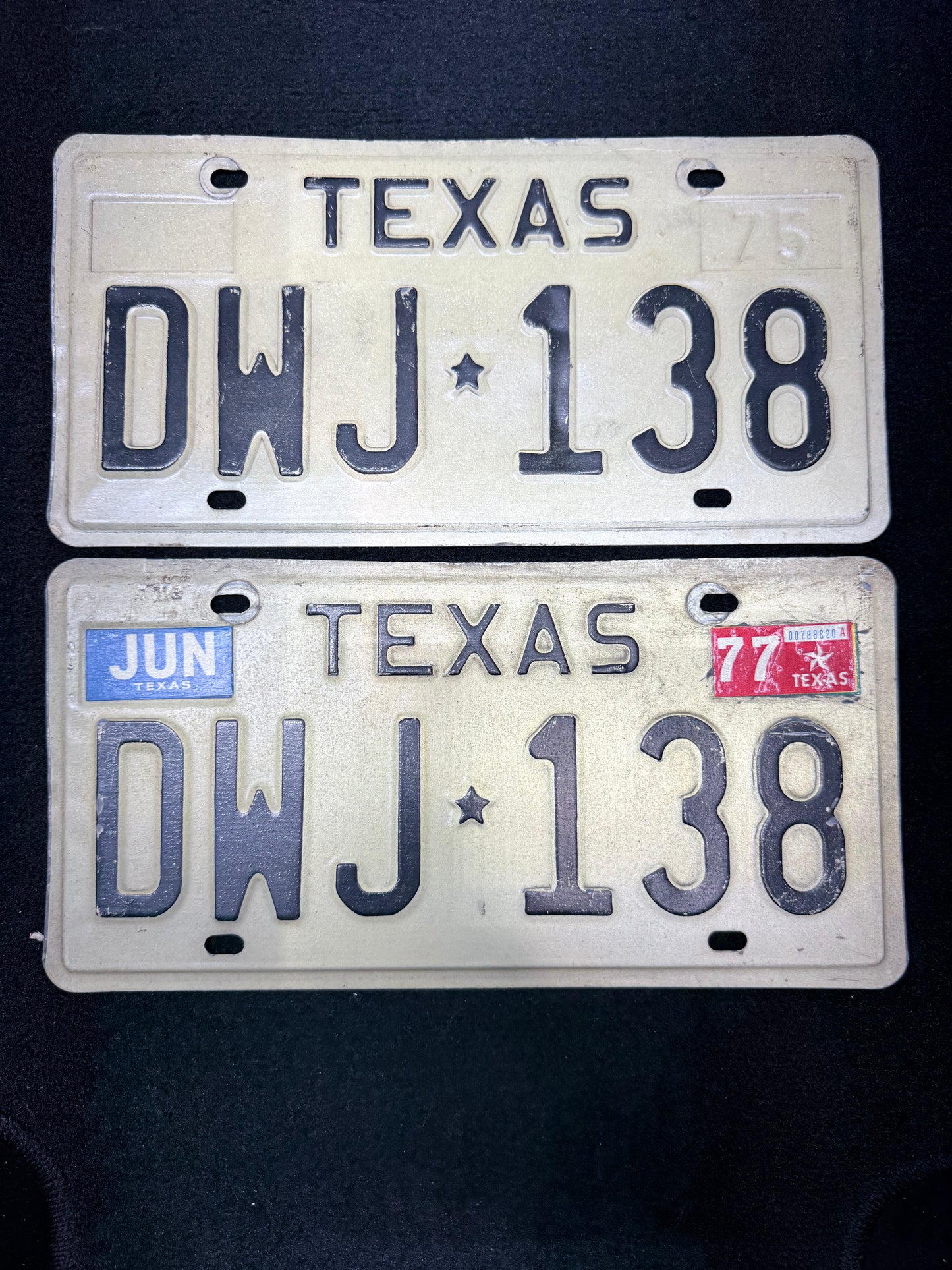 1975 - 1976 Texas License Plates