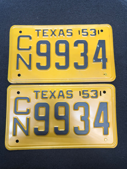 1953 Texas License Plate Pair – Original Vintage TX Plates – YOM Eligible – CN 9934 – Yellow Black – DMV Clear
