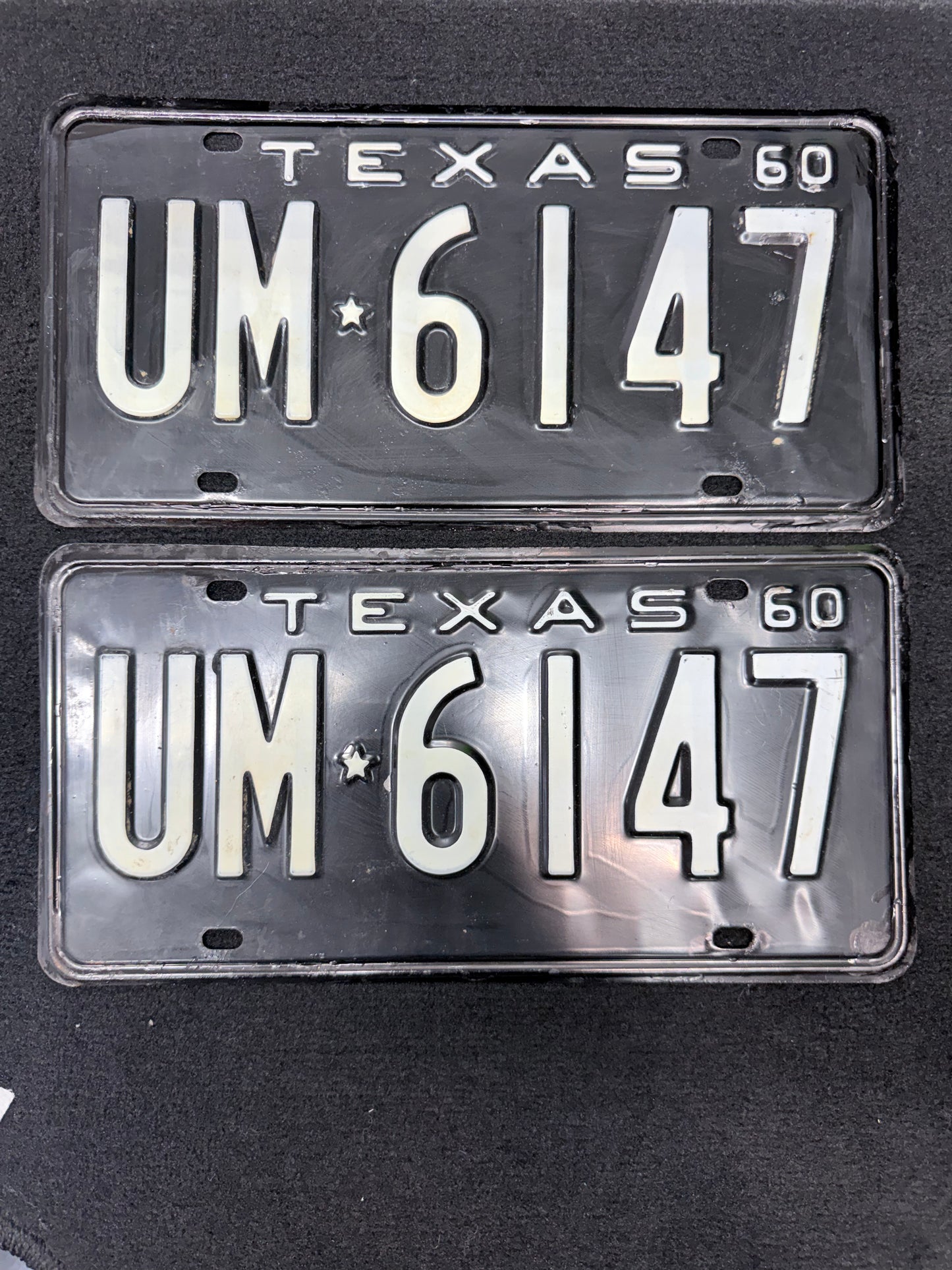 1960 Texas License Plate Pair – Original TX Plates – YOM Eligible – UM 6147 – Black White – Matching Set
