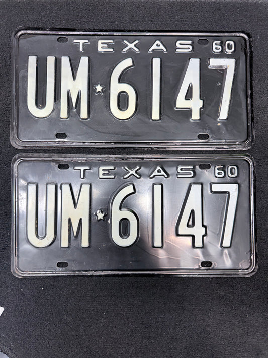 1960 Texas License Plate Pair – Original TX Plates – YOM Eligible – UM 6147 – Black White – Matching Set